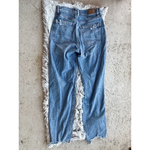 American Eagle Mom Straight Jean - Picture 4 of 4